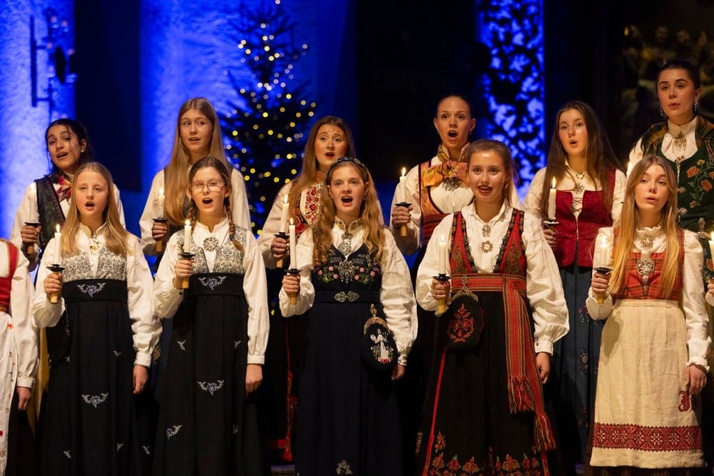 Tindrande ljos - The Norwegian Girls Choir's Christmas Concerts